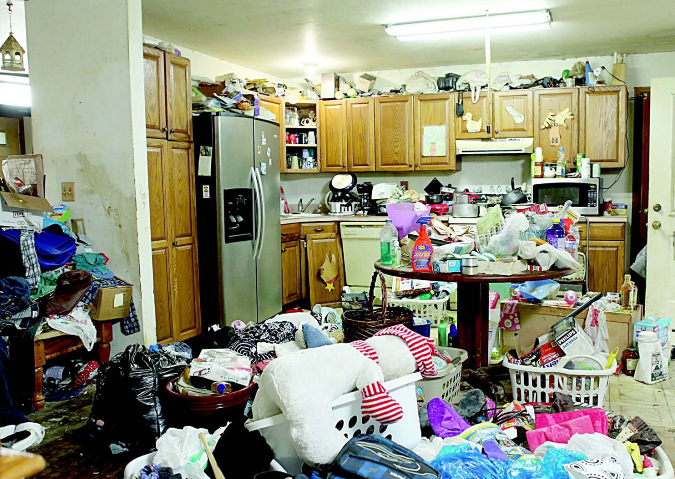 Hoarding Disorder: What It Is, 7 Symptoms, Causes, and Treatment